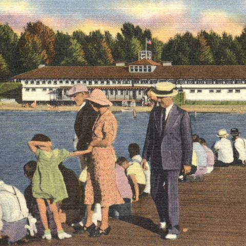 Postcard of the Bathing Pavilion and Pier at Euclid Beach Park on Lake Erie, Cleveland, Ohio.